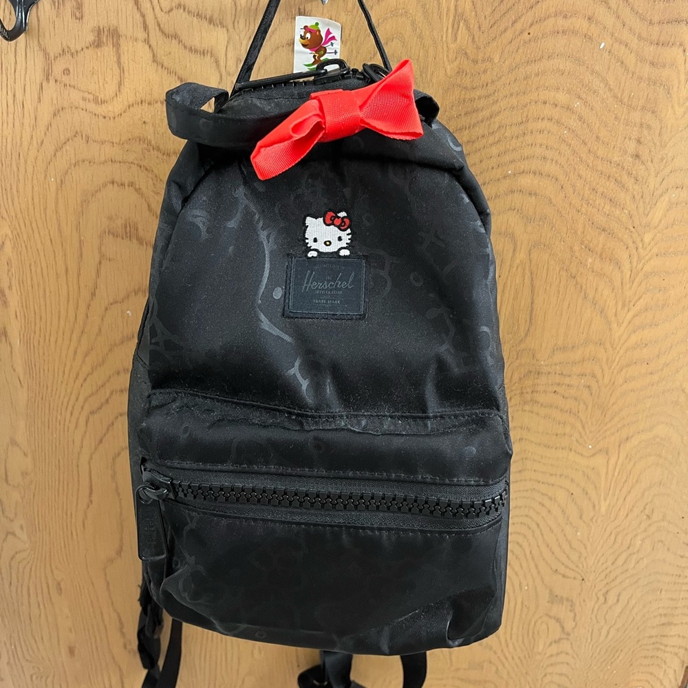 Hello Kitty Black Backpack - Picture 2 of 7